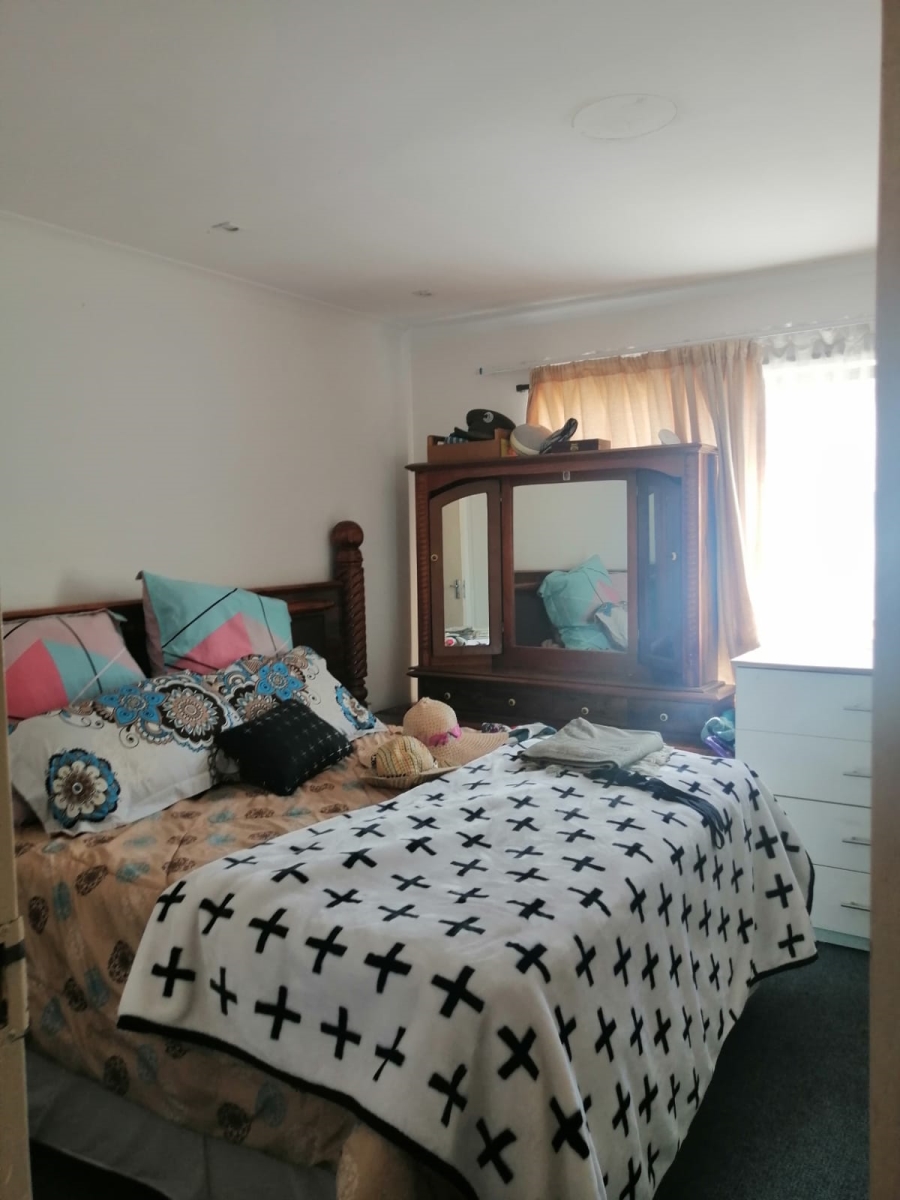 2 Bedroom Property for Sale in Sea Breeze Western Cape